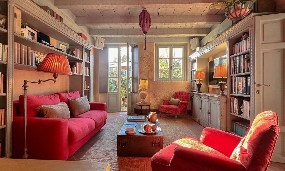 Lorenteggio Apartment | 18th century residence with garden and sauna, close to the Navigli District