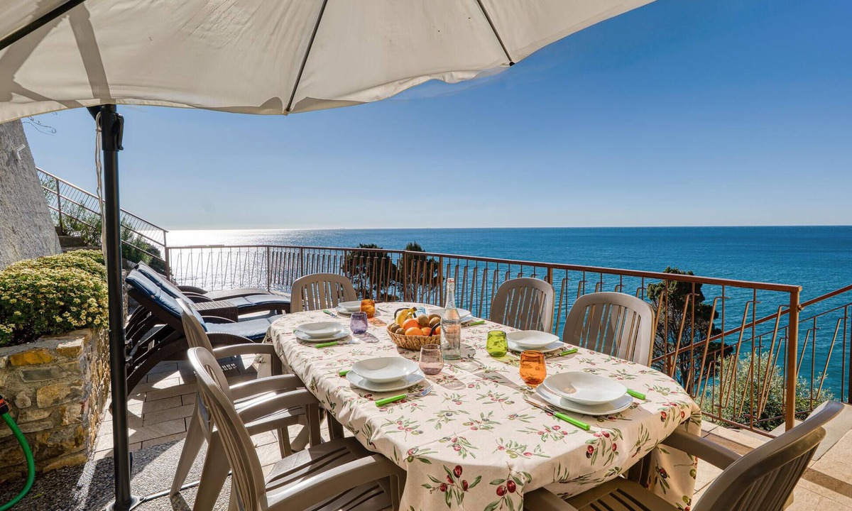 Cipressa House | 2 bedroom awesome home in Cipressa