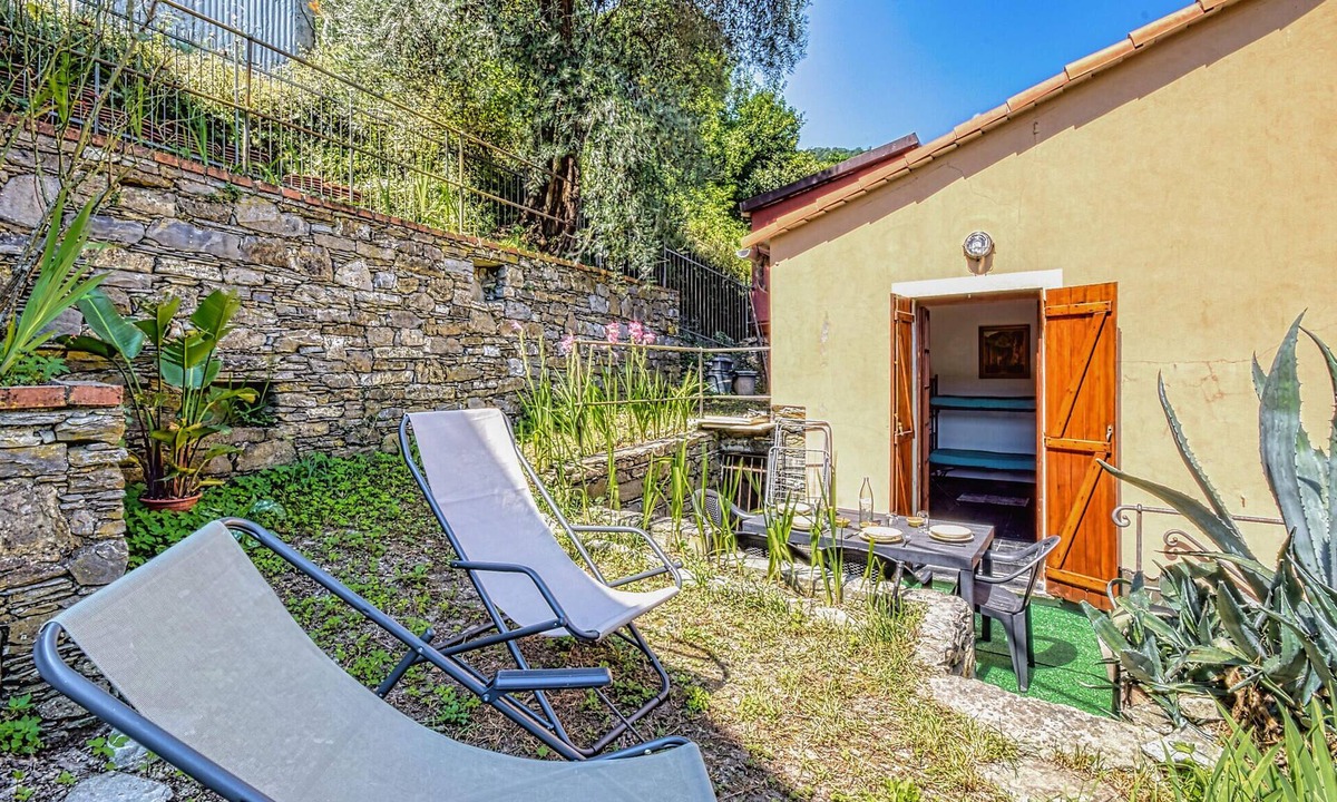 Uscio House | 2 bedroom nice home in Uscio