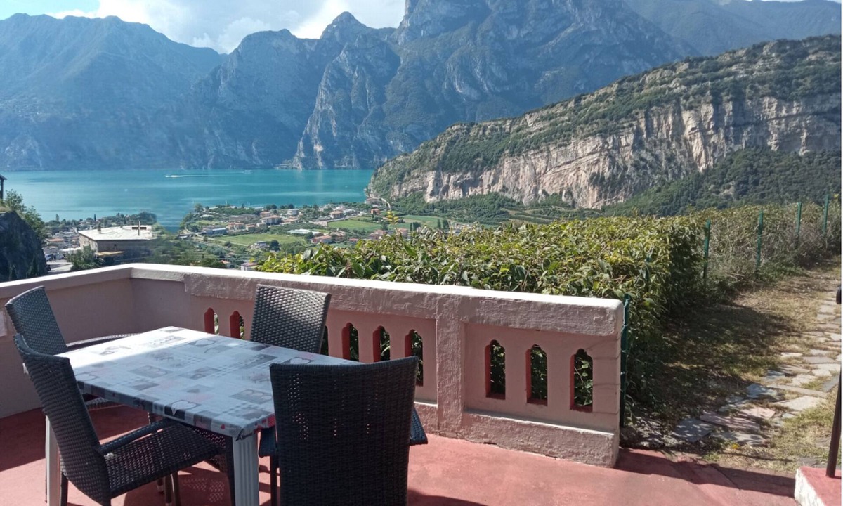 Torbole sul Garda Villa | 6 - Double with large balcony overlooking Lake Torbole