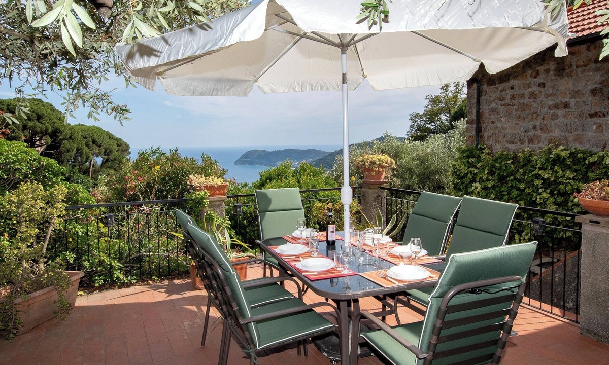 Moglio Villa | Alassio-villa-sea-view