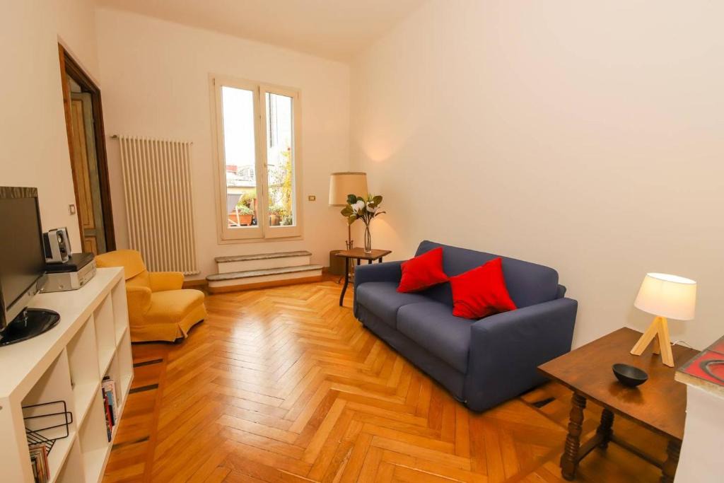 San Vincenzo Apartment | ALTIDO Apt for 3 with Rooftop Balcony and Lovely CityView