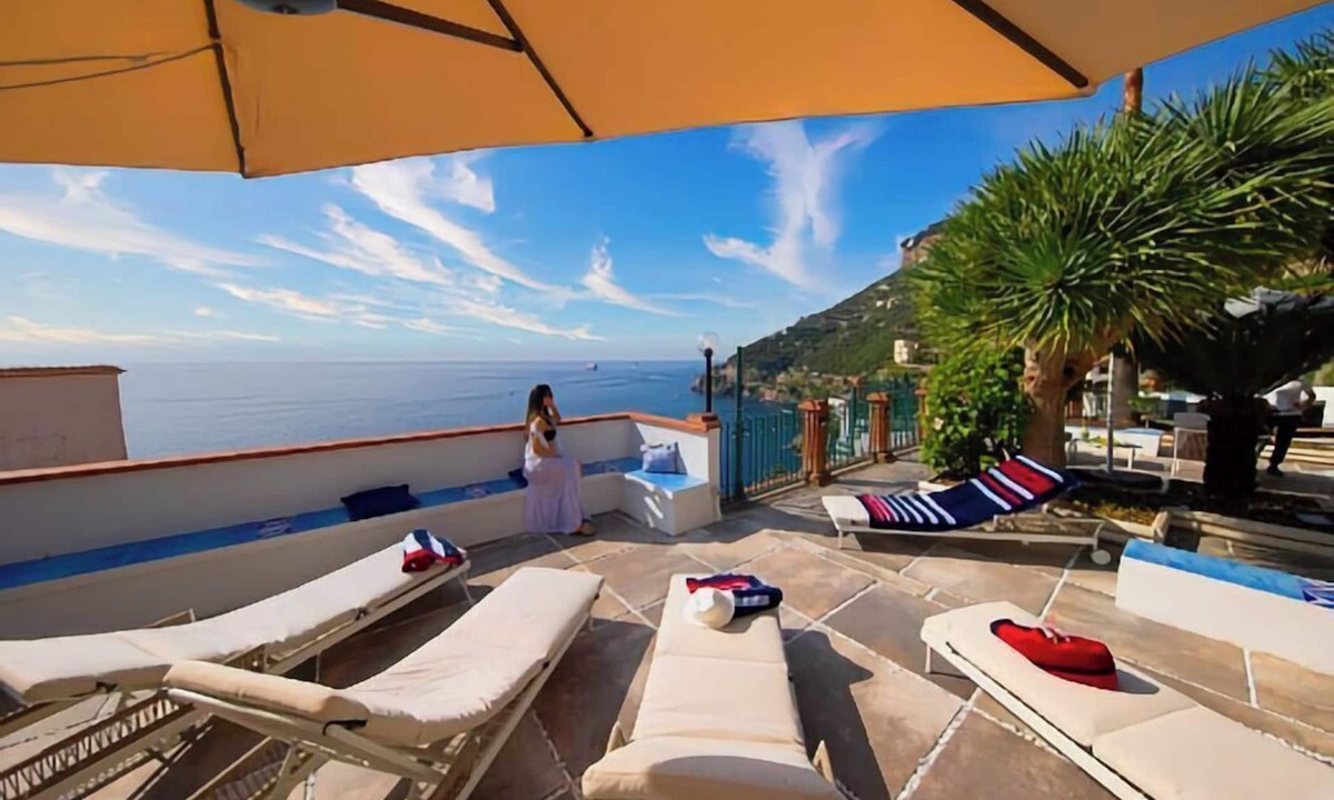 Ravello Villa | Amalfi Coast Villa w/Sea Views & Sauna & Jacuzzi plus Rooftop and Parking Garage