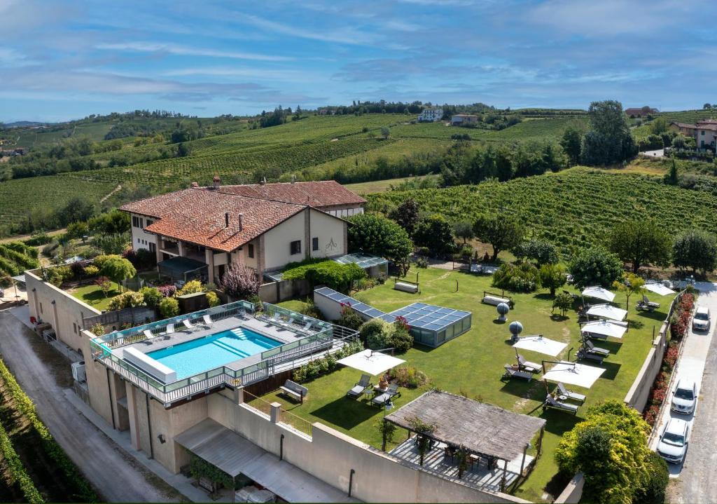 Monforte d'Alba House | Amalia Cascina in Langa