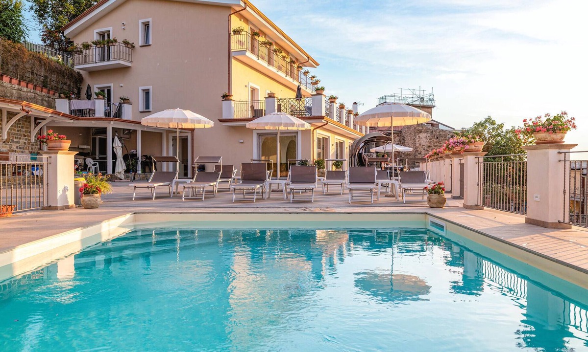 Laureana Cilento House | Amazing home in Laureana Cilento