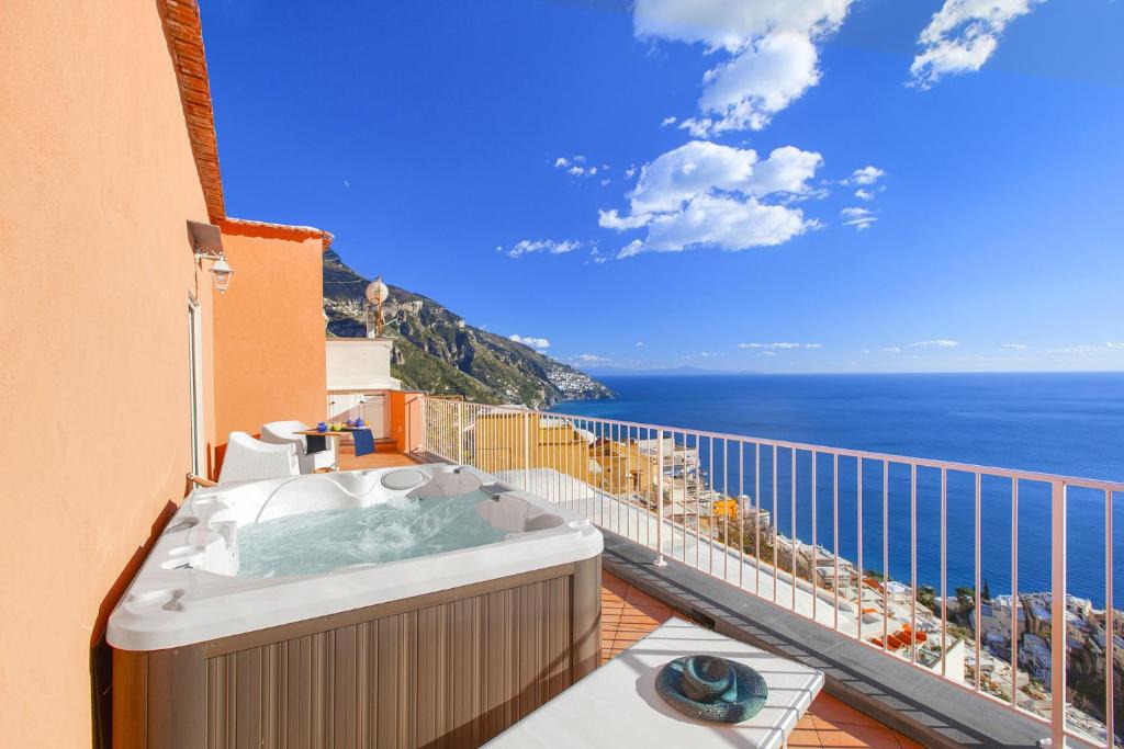 Positano House | Amore Rentals - Casa Bluedream