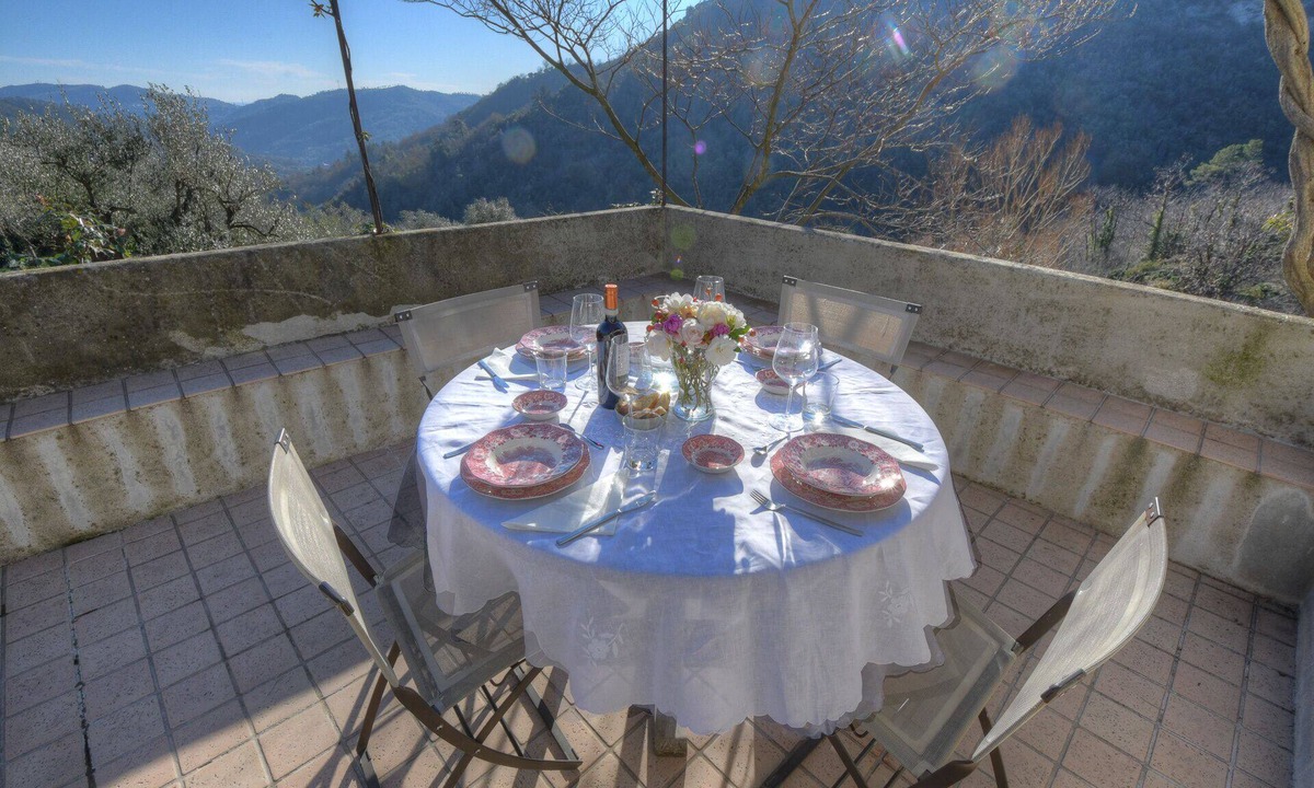 Calice Ligure Apartment | Antica Casa del Canto Peaceful Holiday Home, Garden, fast Wifi, Private Parking