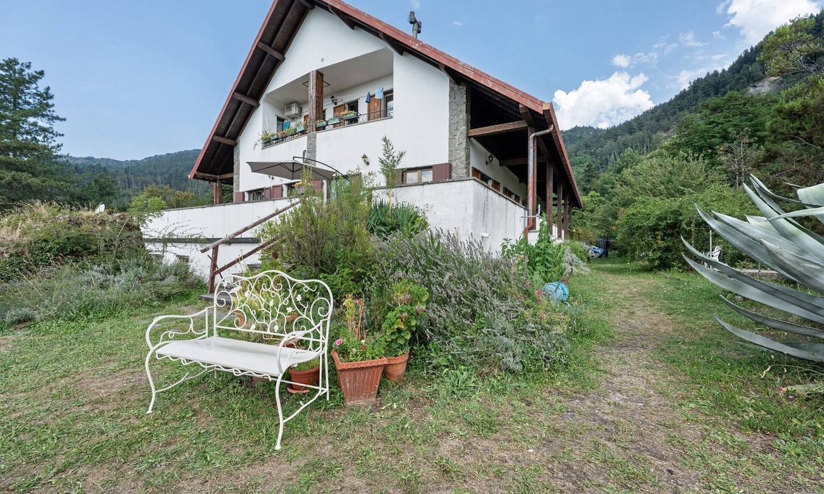 Borzonasca Apartment | Apartment 'Alta Via Ligure - La Squazza' with Mountain View, Private Terrace and Wi-Fi
