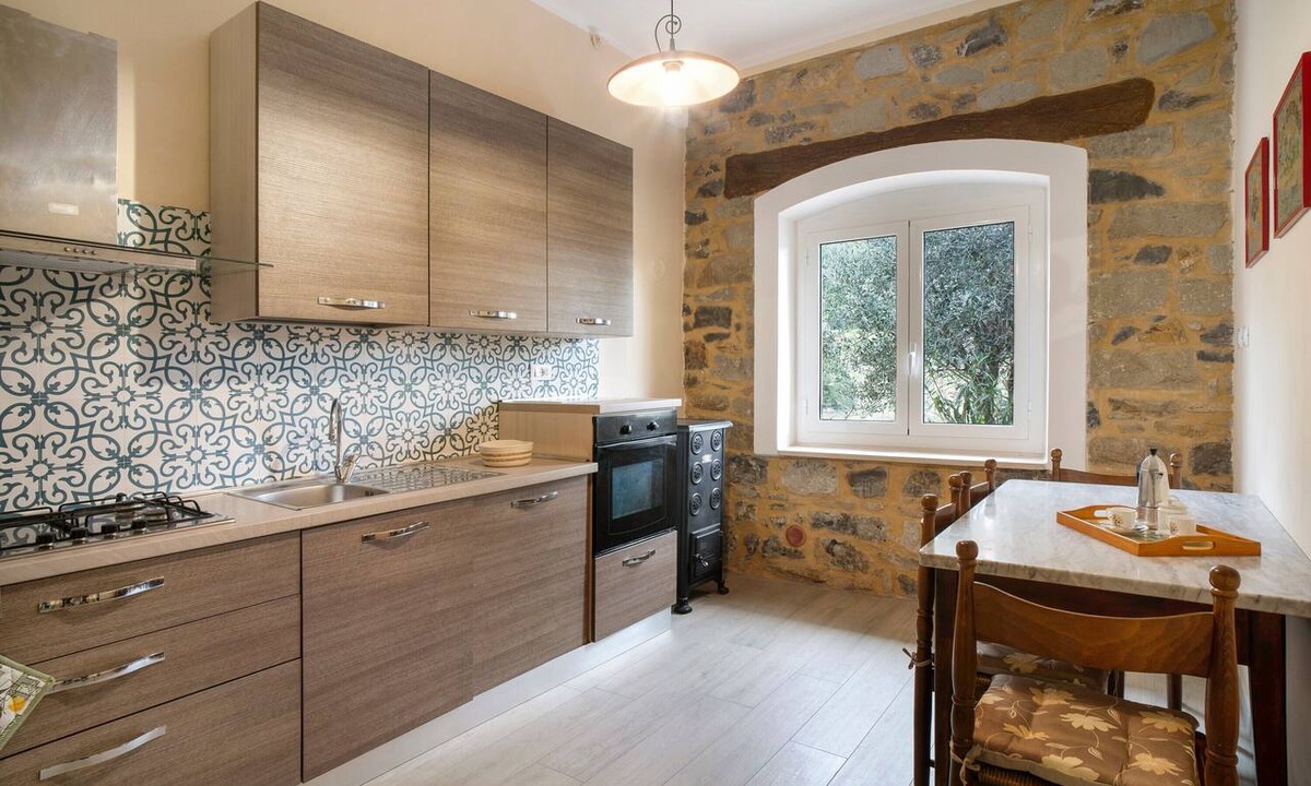 Sanremo Apartment | Apartment 'Appartamento In Villa La Baronessa' with Private Garden and Wi-Fi