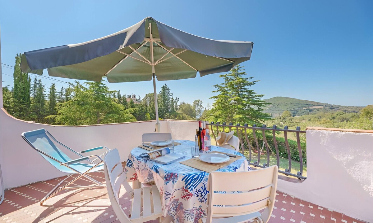 Lacona Apartment | Apartment 'Bilo Nr 10' with Mountain View and Shared Garden