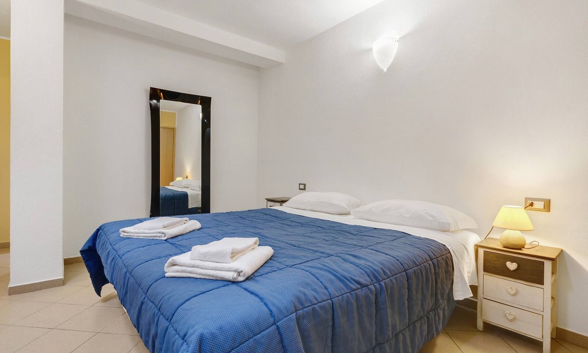 Gorra Apartment | Apartment 'Casa Chicken2 -Mare, Monti E Bikers' with Mountain View, Shared Pool and Wi-Fi