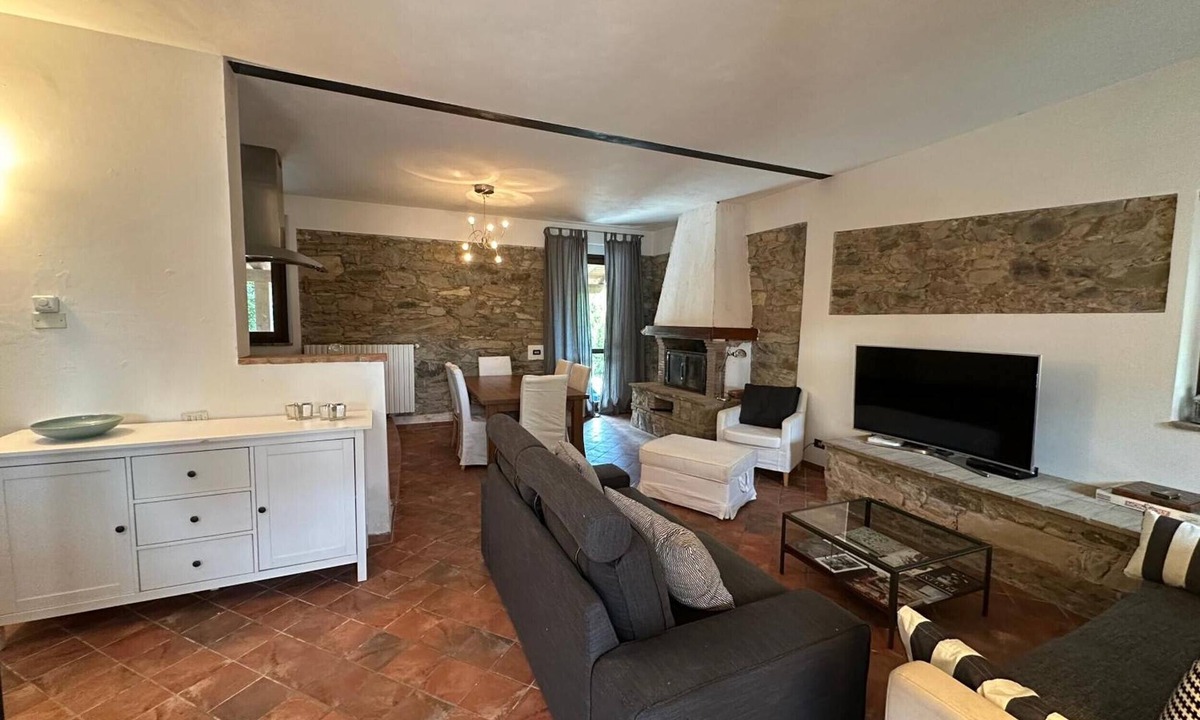 SantʼAndrea di Compito Apartment | Apartment 'Casa La Corte in Capannori' with Private Pool, Wi-Fi & Air Conditioning