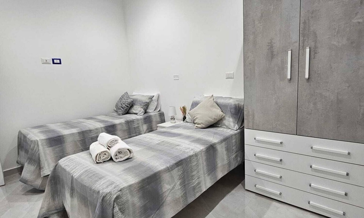 Lagaccio Apartment | Apartment downtown 250m from station marittime train principe