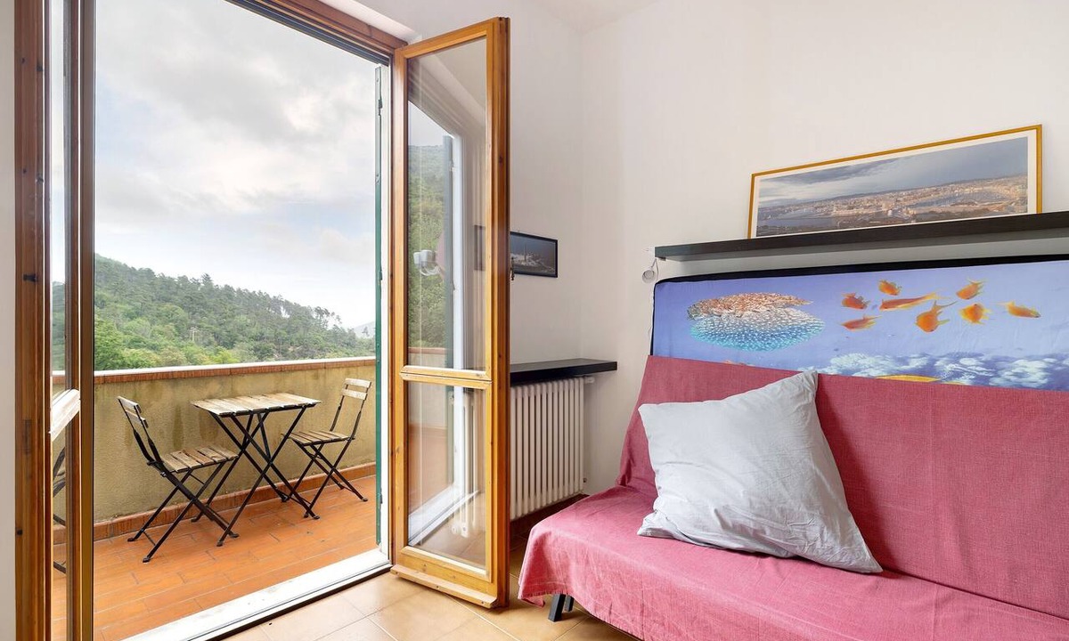 Vezzi Portio Apartment | Apartment 'Elena E Joerg 2' with Mountain View, Shared Garden and Wi-Fi