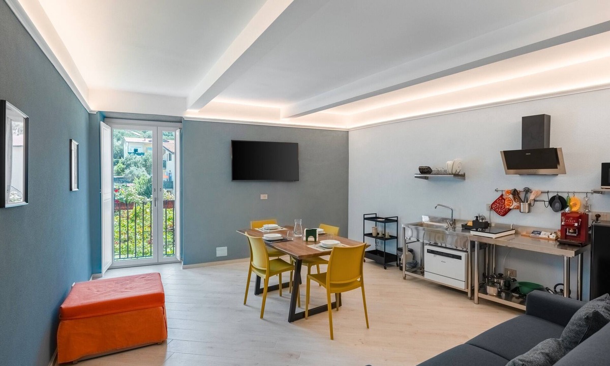Ascea Apartment | Apartment 'Parmenide Family' with Wi-Fi and Air Conditioning