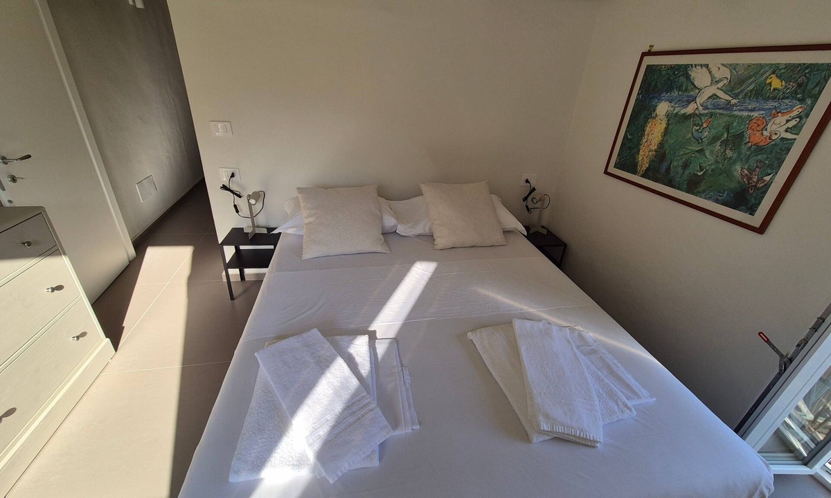 Bonassola Apartment | Apartment "Rezzano 12" with Air Conditioning and Wi-Fi
