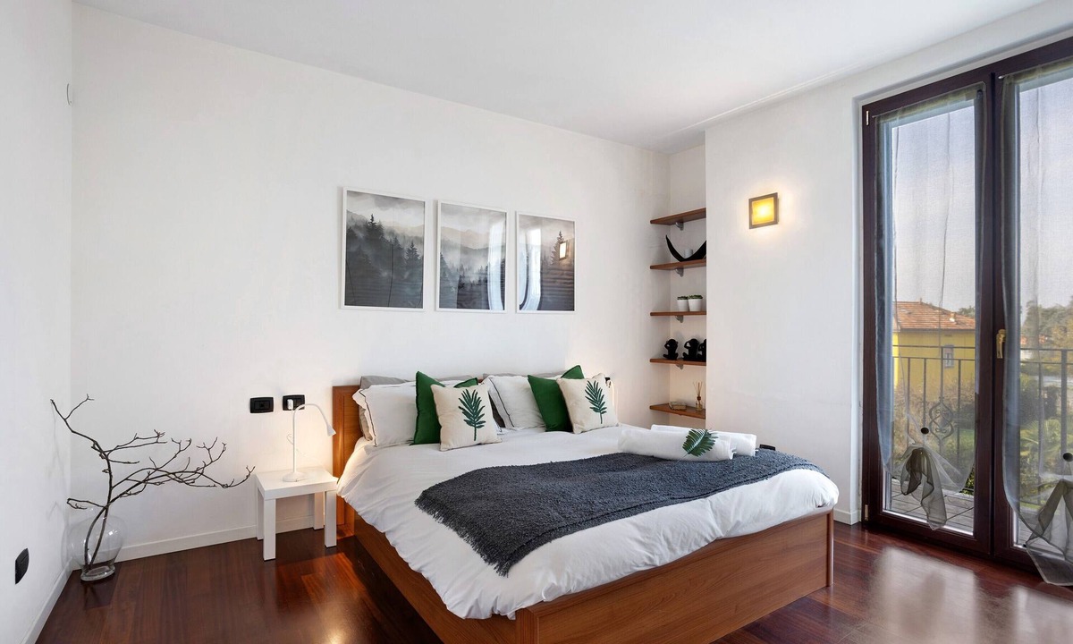 Costa Masnaga Apartment | Apartment 'Vb Home Brianza' with Private Garden, Wi-Fi and Air Conditioning