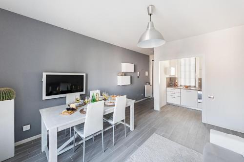 Colombare Apartment | Appartamento Mazzini by Whale Homes