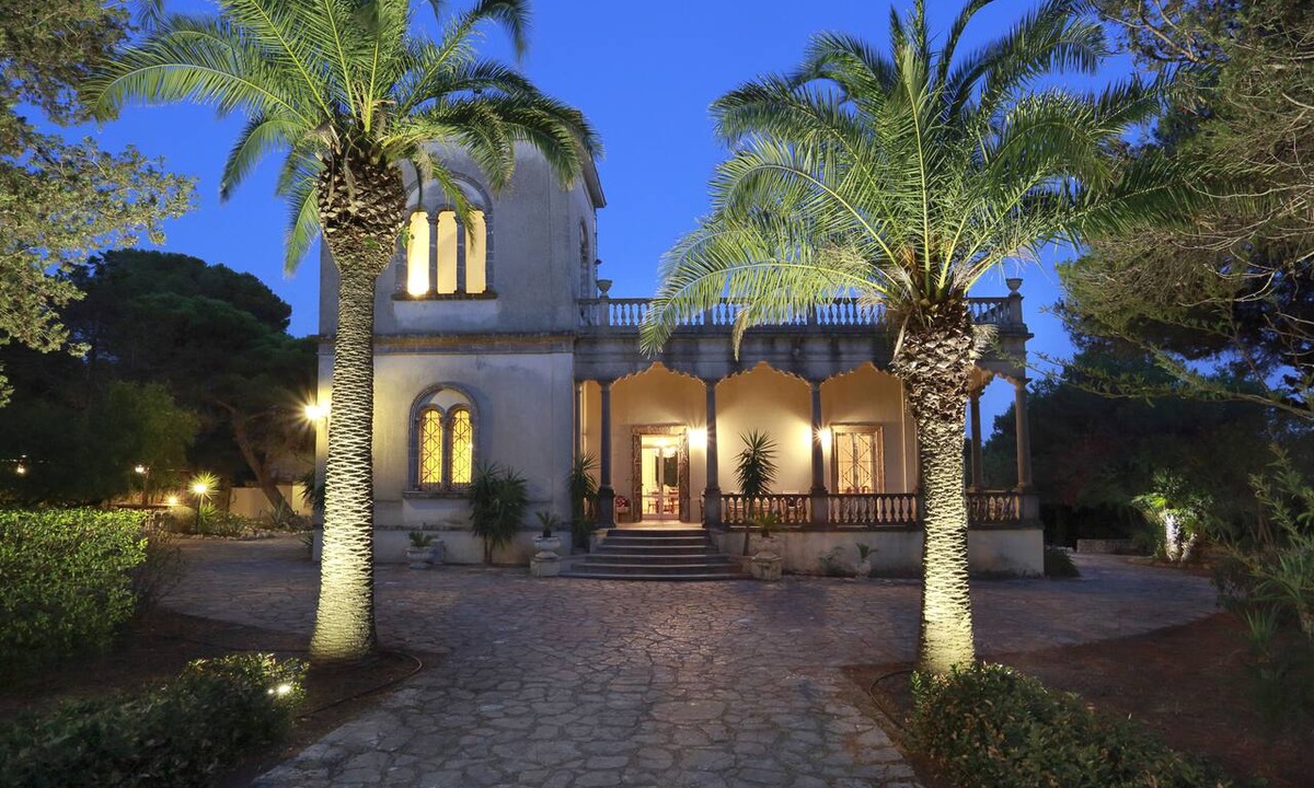 Santa Caterina Villa | AUGUST LAST-MINUTE OFFER - Luxury Historic Liberty Villa with Private Pool & Park for 16 Guests