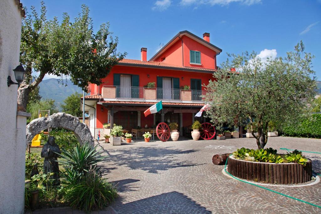 Montella House | Azienda Agrituristica Pericle
