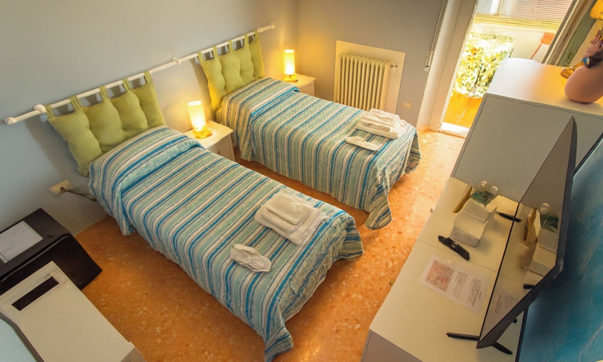 Lucca Villa | Azzurra room with private veranda - Madame Fanny