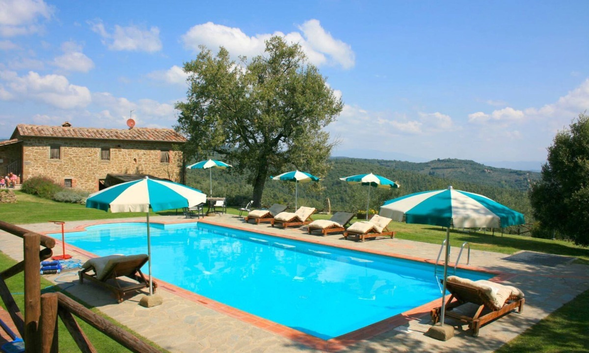 Civitella in Val di Chiana Villa | Beautiful private villa for 8 people with private pool, WIFI, TV and pets allowed, close to Arezzo