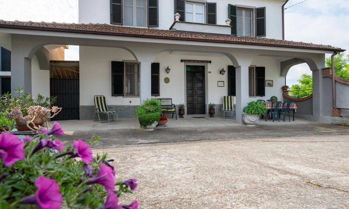 Isola d'Asti House | Beautiful private villa for 6 people with terrace and pets allowed