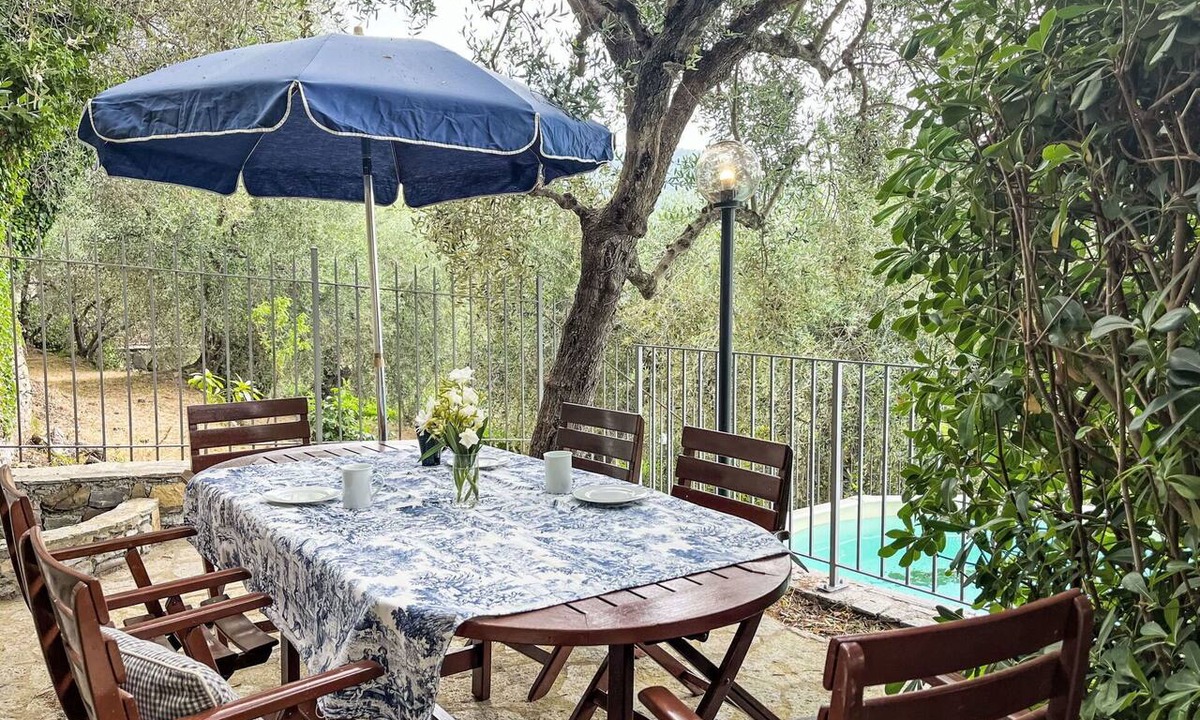 Pantasina House | Beautiful private villa for 3 guests with private pool, terrace and pets allowed