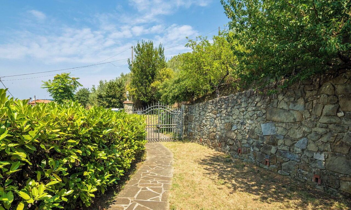 Giugnano House | Beautiful private villa for 4 guests with WIFI, TV, terrace and panoramic view