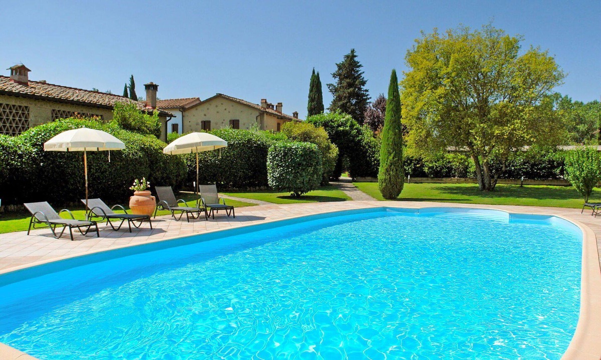 Poggiarello Villa | Beautiful villa for 12 guests with private pool, WIFI, TV, terrace and pets allowed