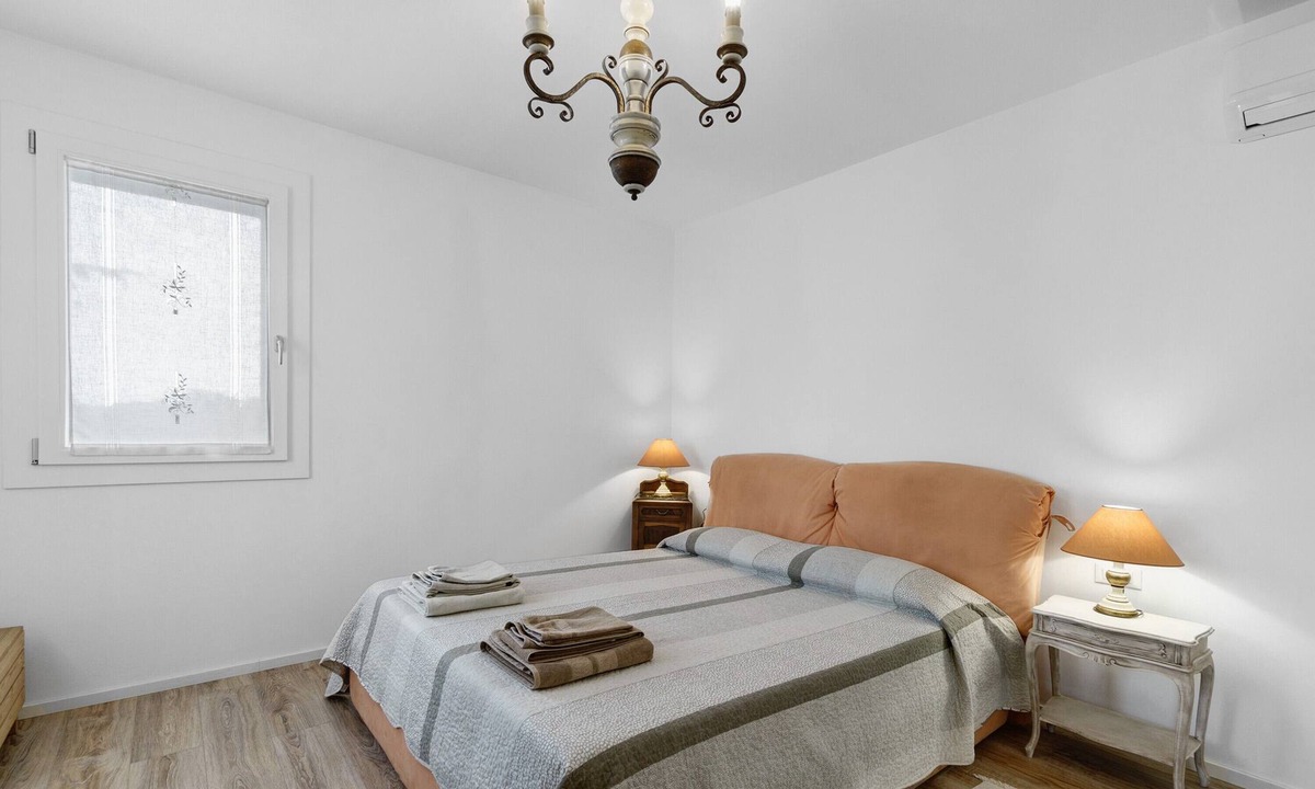 San Dona di Piave Apartment | Bed and Breakfast Al Vecio Morer 'Camera Rose' with Air Conditioning