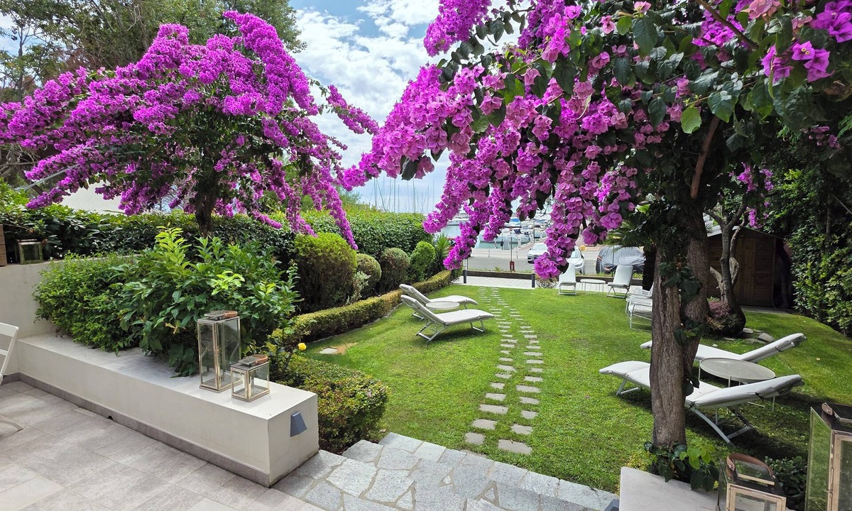Rezza Hotel | BLU HOTEL