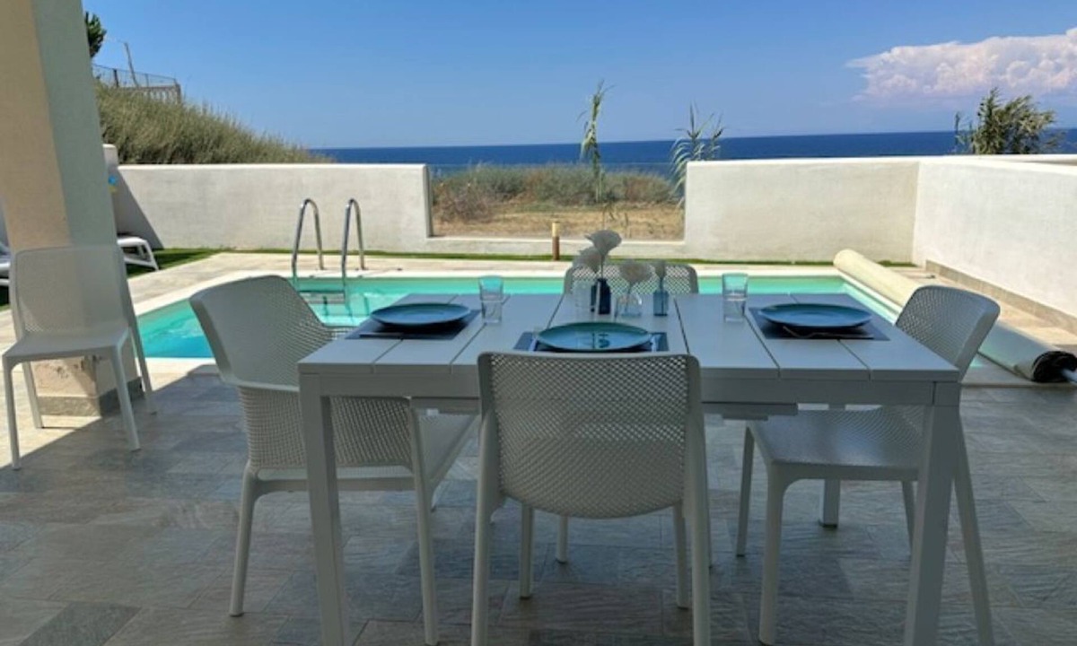 La Ciaccia Apartment | Brand new first floor apartment with frontal sea view, 20 m from the sea.