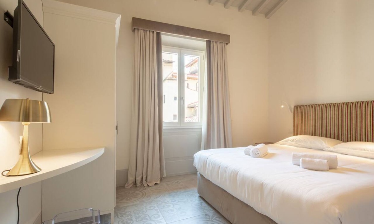 Santa Croce Apartment | Carapelli 6 Fabulous split-level penthouse