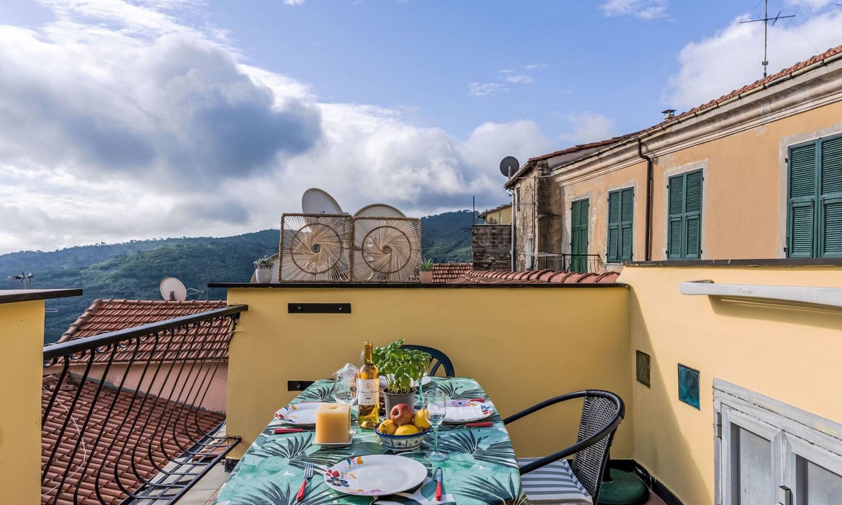 Pietrabruna House | Casa Alfonso e Derna by Interhome
