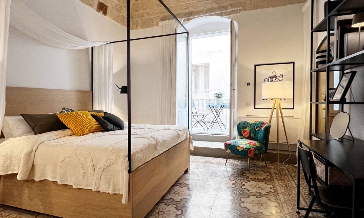 Centro Storico Apartment | Casa Due Pulcini 2 private suites - 1 design townhouse - 4+2 guests