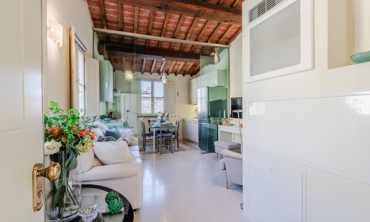 Lucca Historical Center Apartment | Casa Helene in Lucca