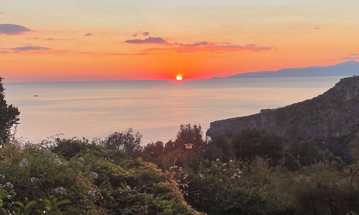 Scalea Apartment | CASA MAREA, BAIA DEL CARPINO, SCALEA. CIN IT078138C2FBM16Q7KN