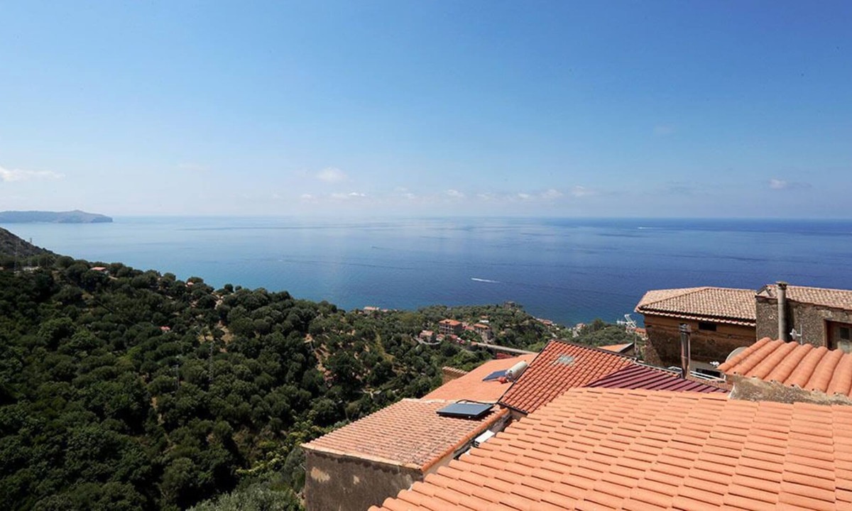 Marina Lido Apartment | Casa Marida - Holidays in a historic building with beautiful sea view