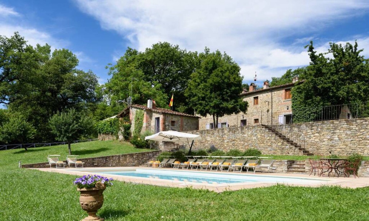 Castel Focognano Villa | Celebrate with us, 10 years of private villa!