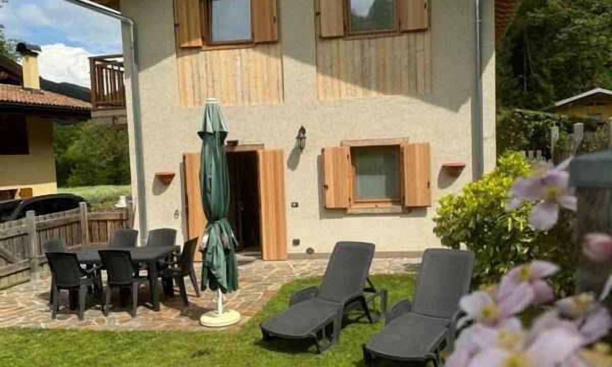 Molina di Ledro House | Chalet with private garden