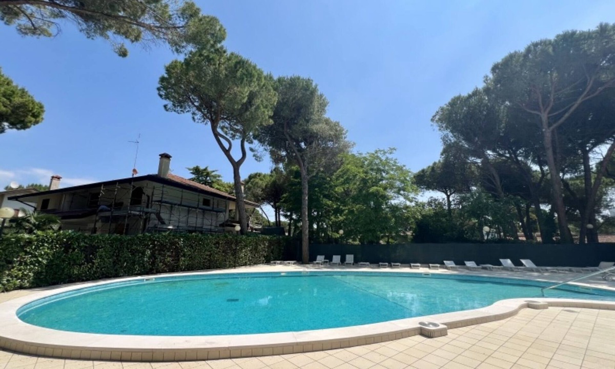 Lignano Riviera Apartment | Charming property with shared pool