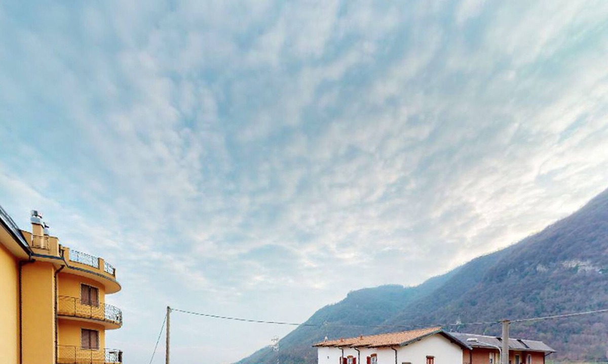 Caslino d'Erba Apartment | Complete vacation apartment between lake and mountains