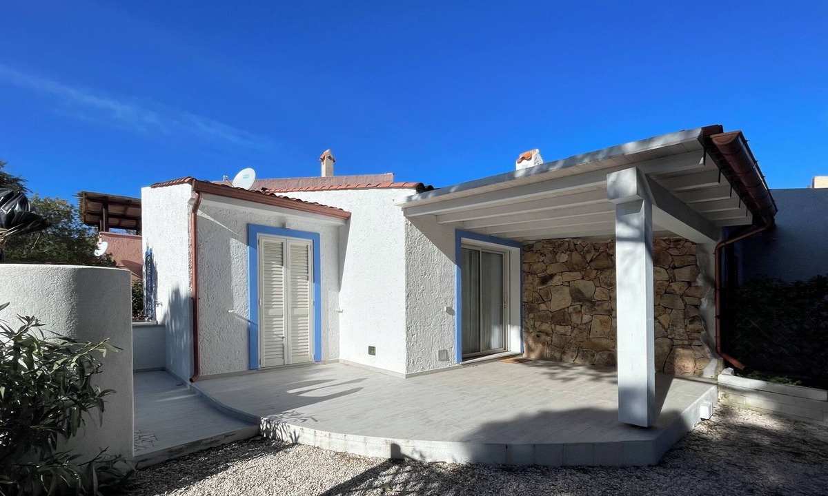 Matta 'e Peru Villa | Completely renovated house with garden surrounded by pine forest, facing the sea