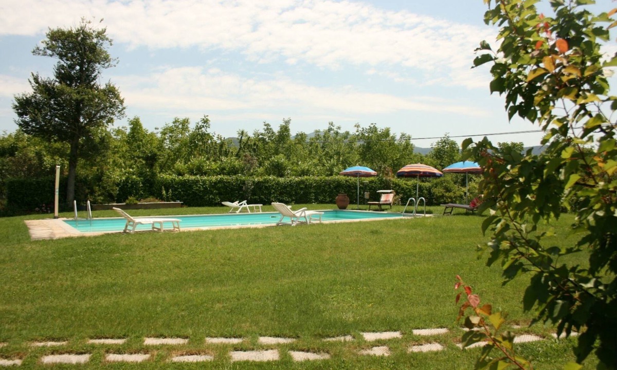 Castiglion Fiorentino Apartment | Cosy apartment for 4 guests with pool, WIFI, TV and pets allowed, close to Cortona