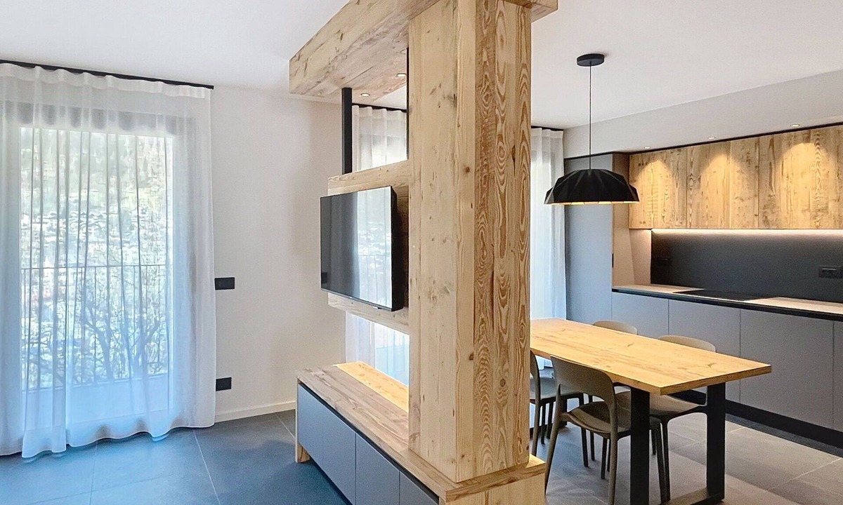 Bocenago Apartment | Cosy apartment for 6 people with WIFI, TV and balcony
