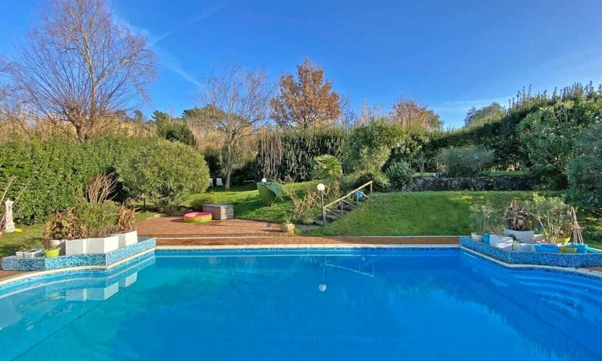 Sarzana Villa | Countryside modern villa near the sea