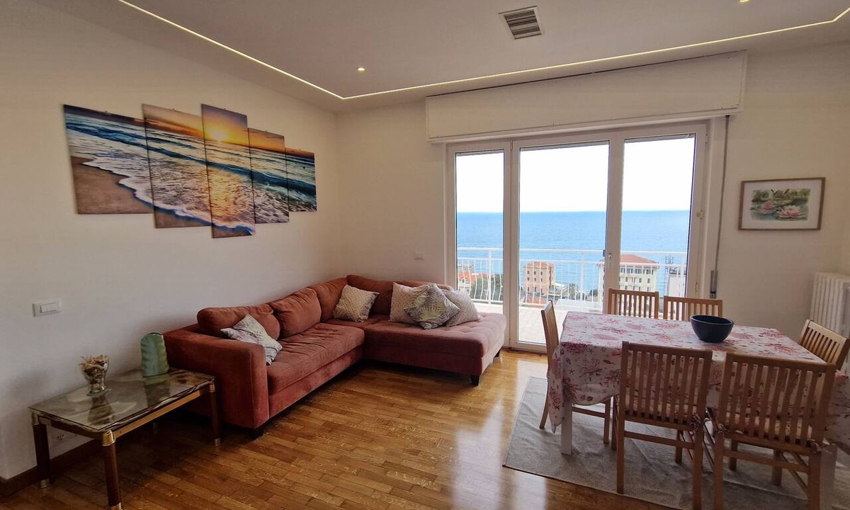 Varazze Villa | detached villa in Varazze, sea view and private car parking space