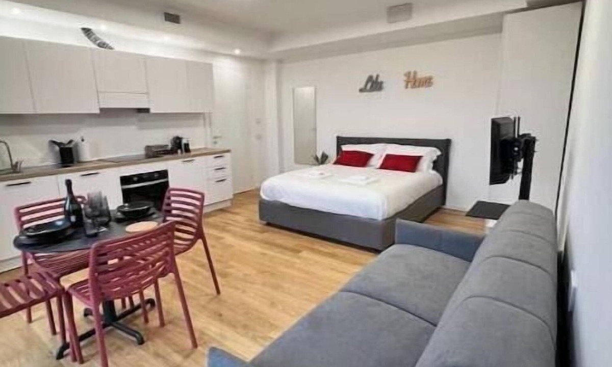 Ferrara Apartment | Elegant Design Studio near the Historic Center | PrimeLoft Gobetti