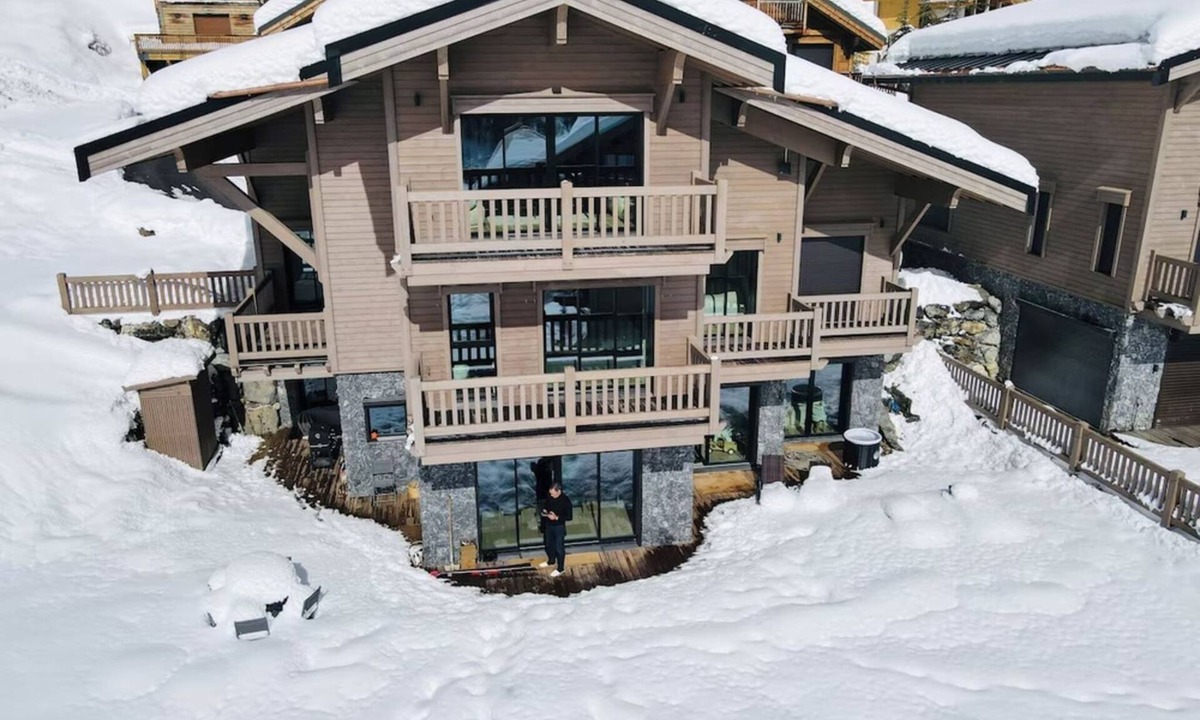 Saint-Etienne-de-Tinee Ski Chalet | Exceptional chalet Auron 330 M2